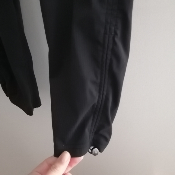 Lululemon Dance Studio Crop 25" Pants in Black with Cinchable Hems 2 - Picture 9 of 16